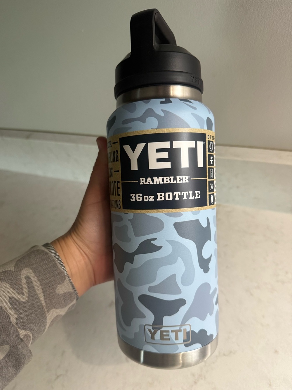 Yeti 36oz Blue Camo Water Bottle NWT